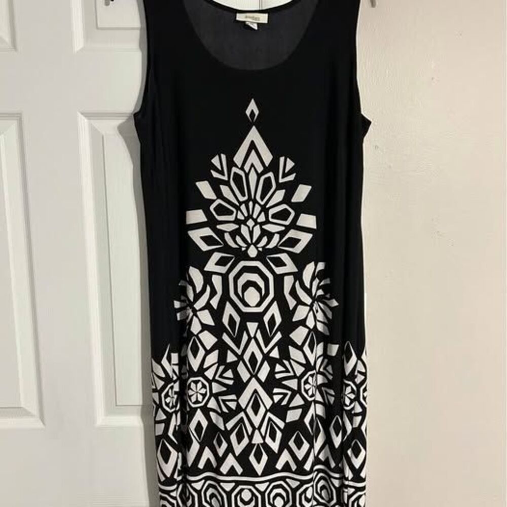 Dressbarn Woman 18W Black White Geometric Sleeveless Shift Dress Plus Size